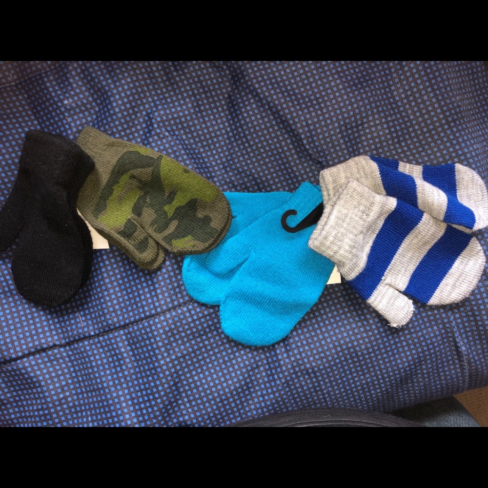 Set of 2 gloves for kids
